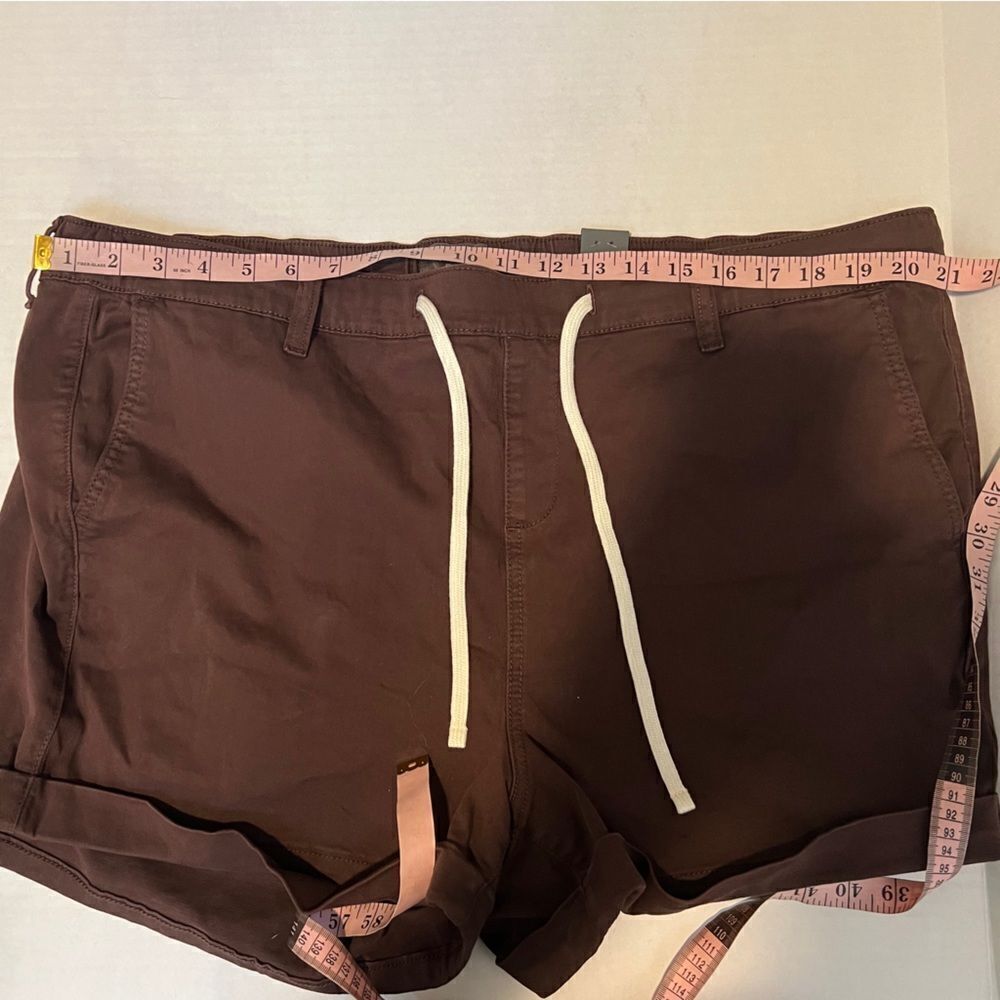 Torrid 3.5 Inch Pull-On Weekend Stretch Twill Short 3X - Picture 10 of 11